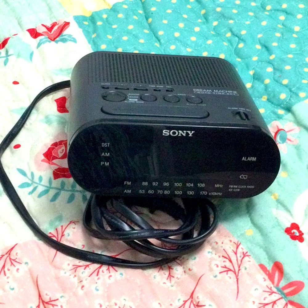 Sony ICF-C218 Dream Machine AM FM Alarm Clock Radio